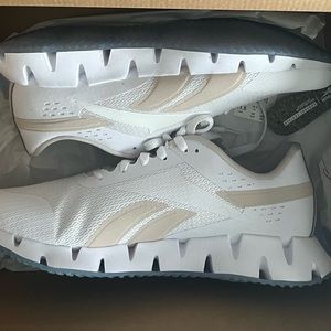 Reebok Men’s ZIG DYNAMICA 2.0 sneakers, brand new